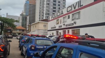 viatura da gcm em porta de delegacia. #paratodosverem