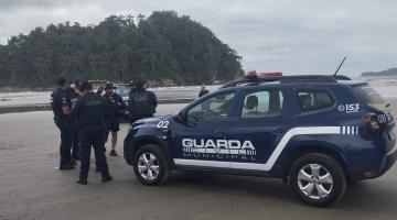 viatura e homens na frente da ilha #paratodosverem 