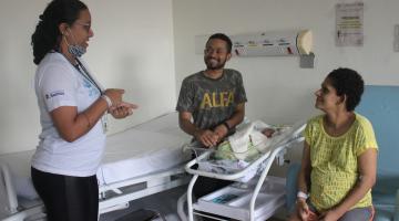 grávida surda é atendida por intérprete e libras #paratodosverem