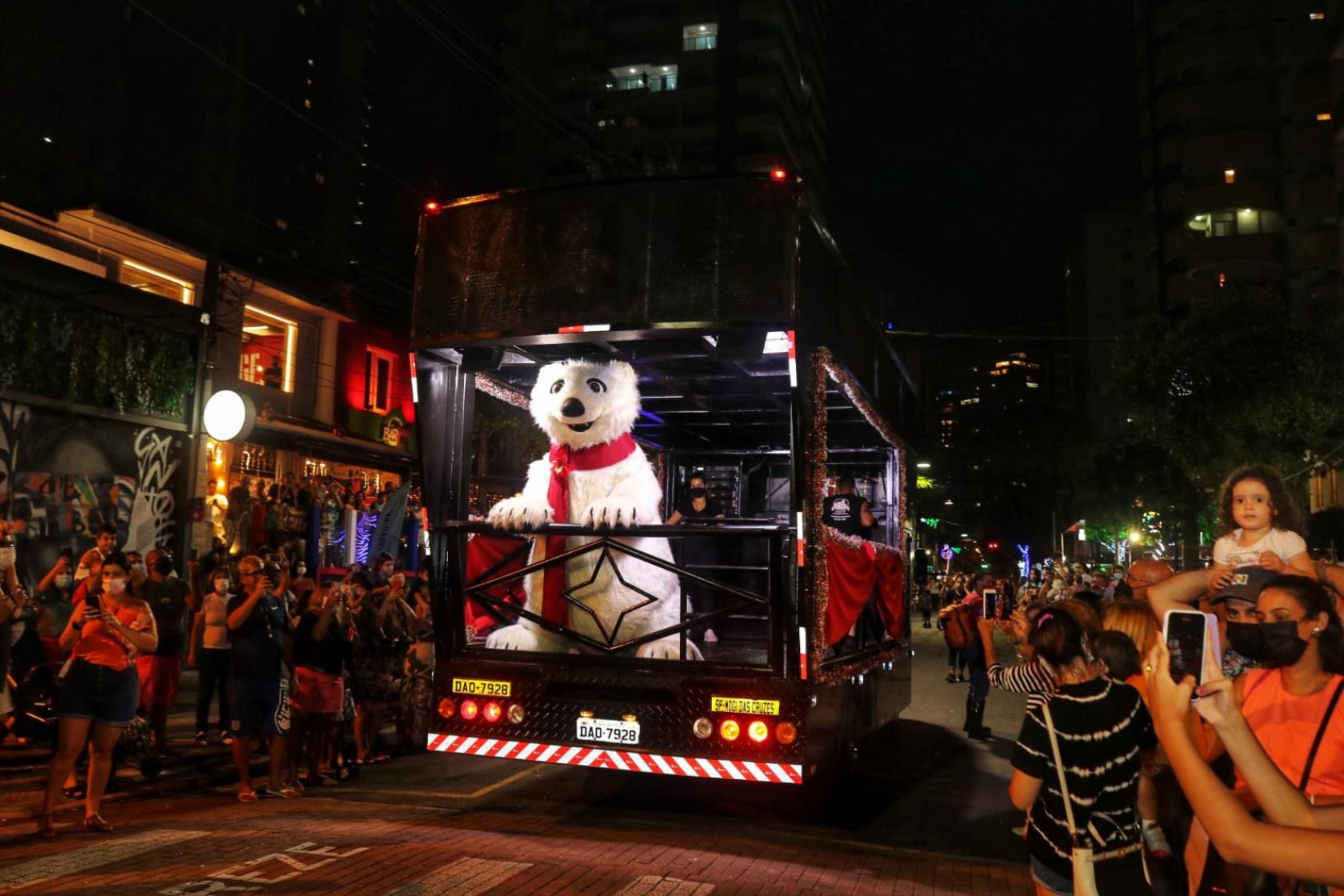 carreata tem urso em caminhão #paratodosverem