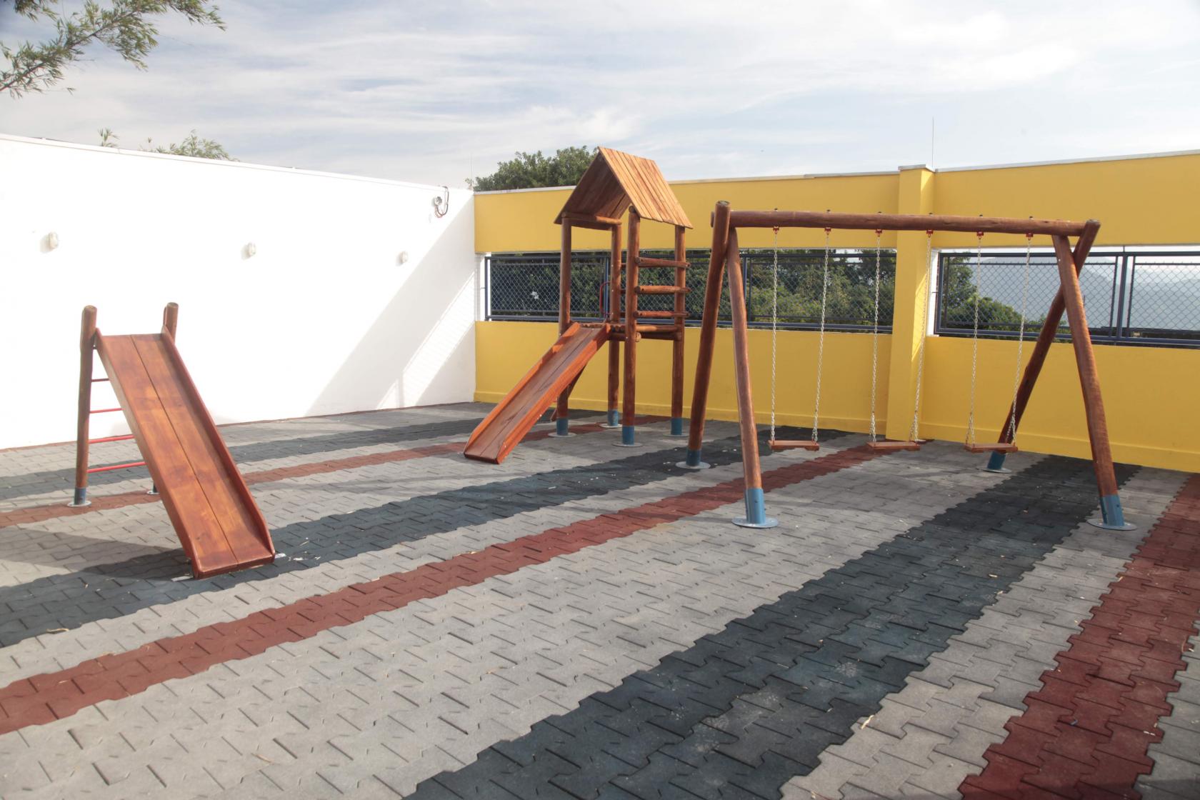 foto do playground já pronto #paratodosverem 
