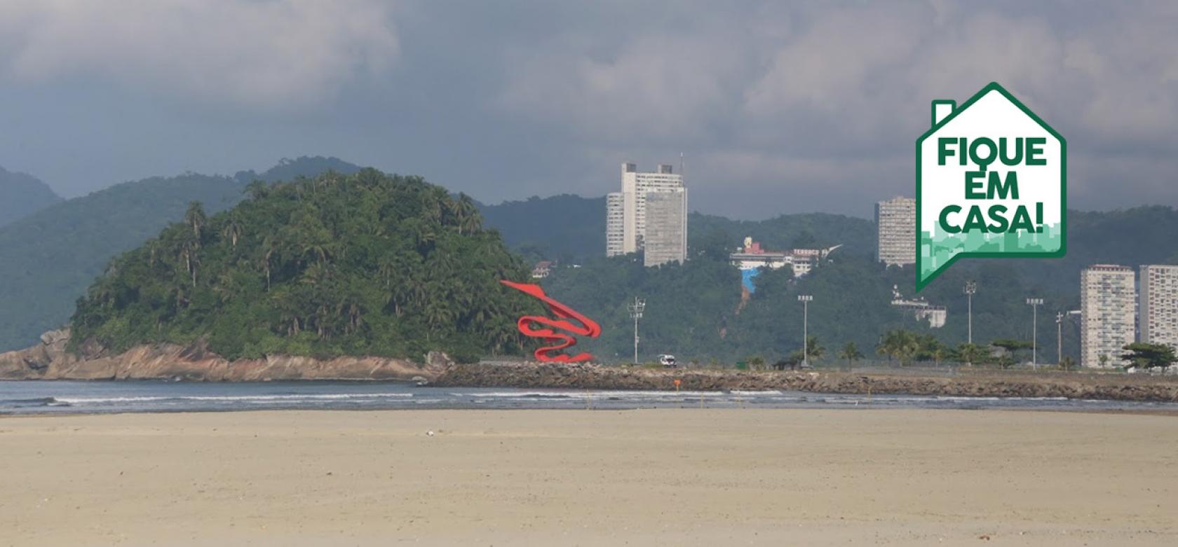 praia vazia com emissário ao fundo #paratodosverem 