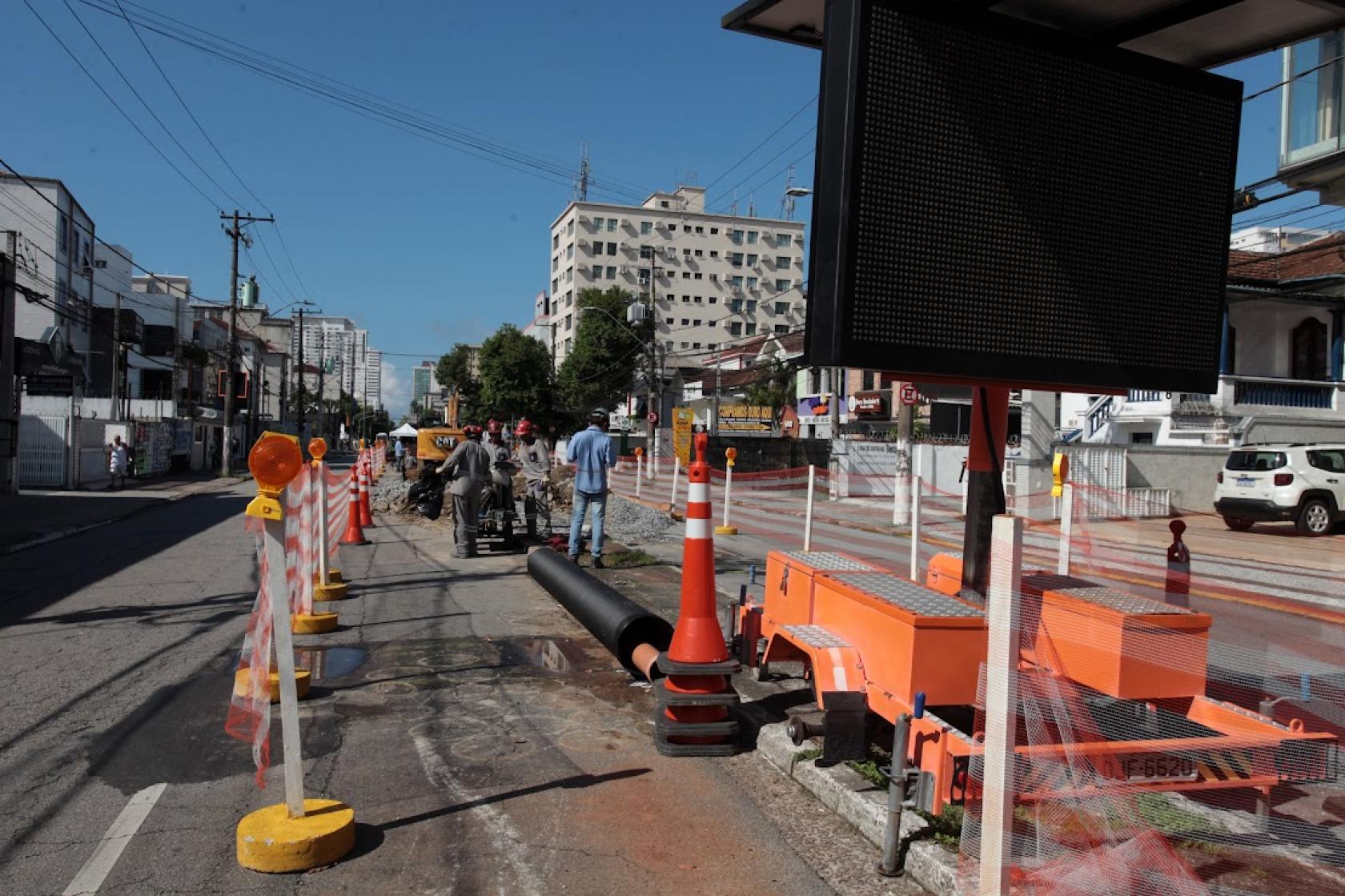 canteiro de obras na avenida #paratodosverem