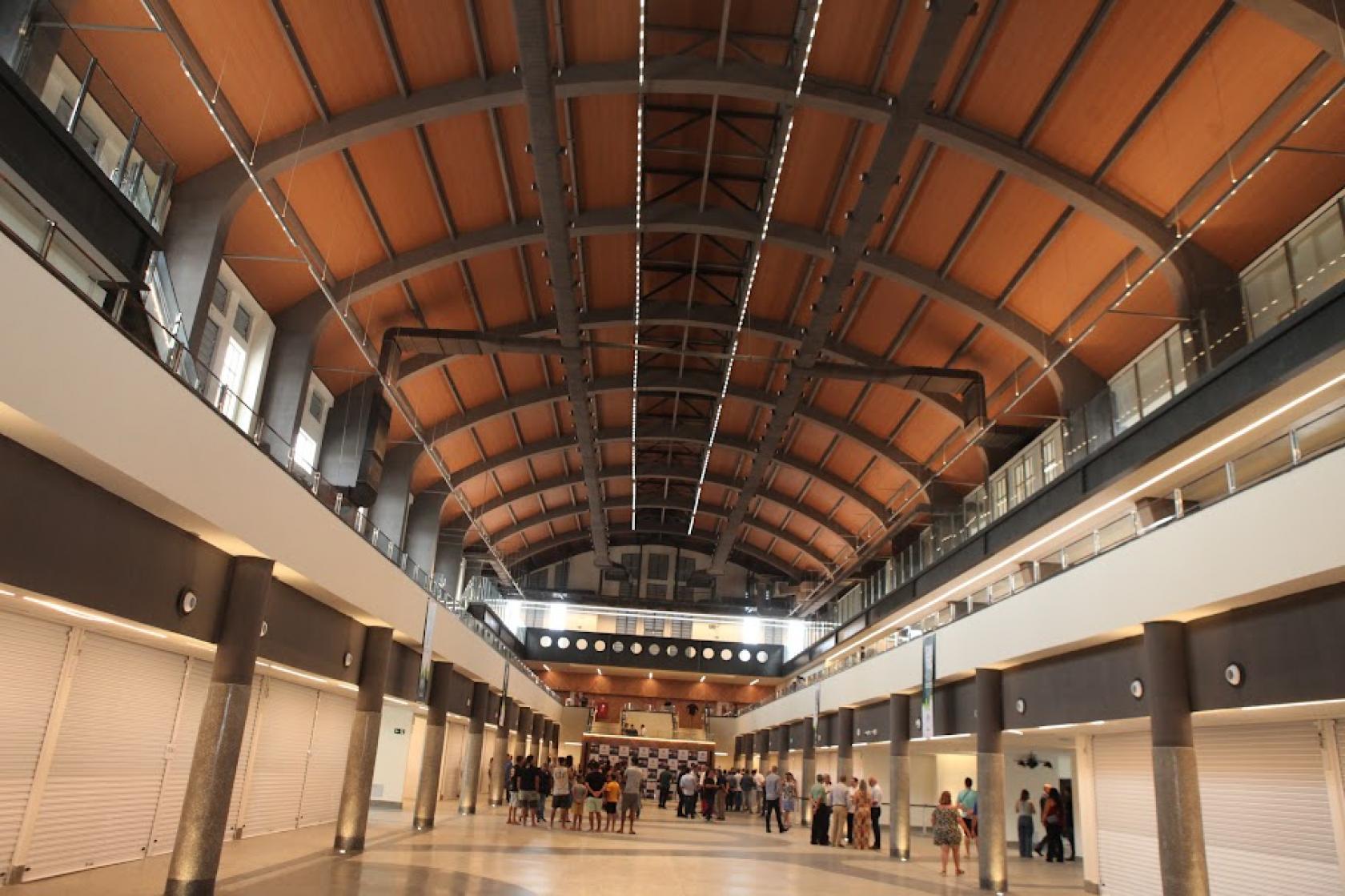 interior do mercado #paratodosverem