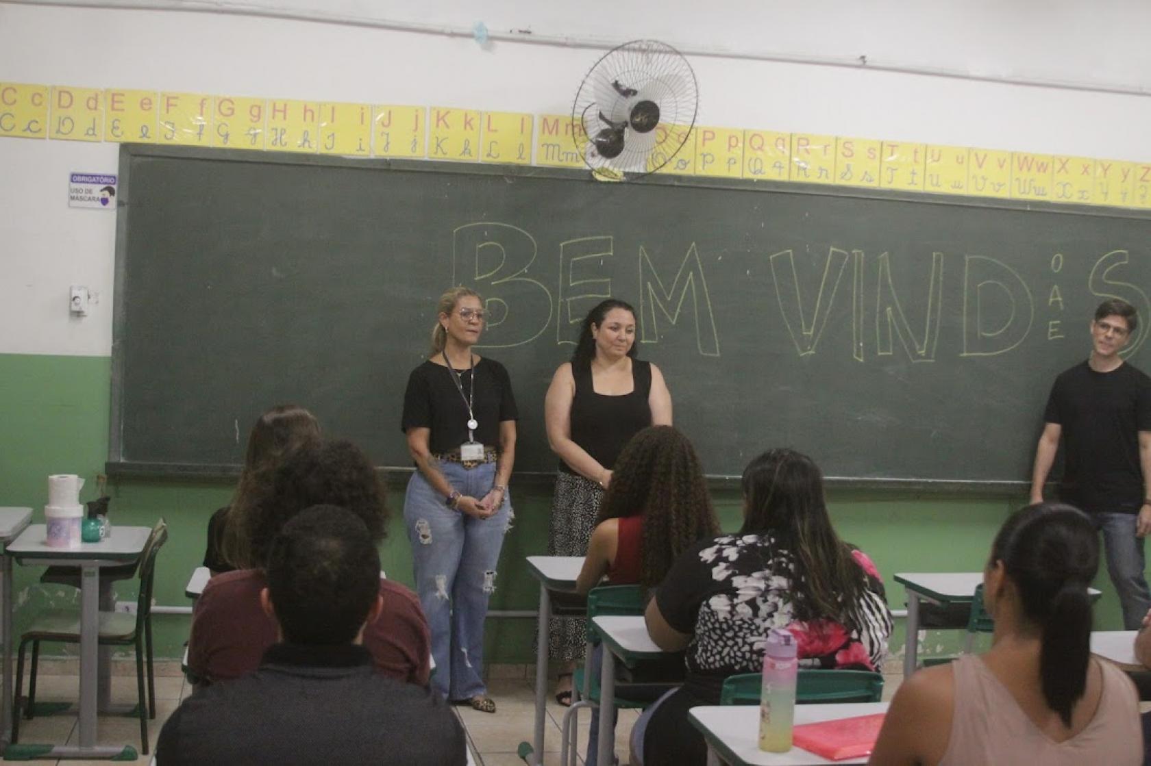 professores falam com alunos #paratodosverem 