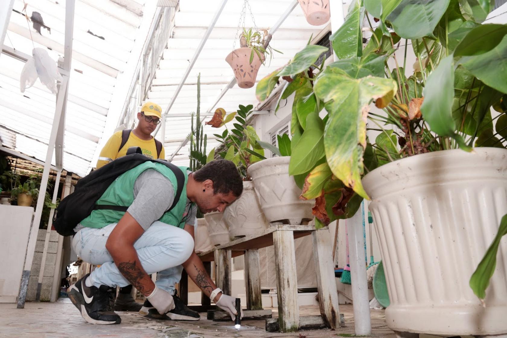 agente olha ralo #paratodosverem 