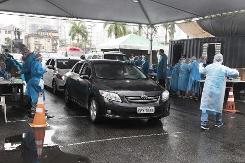 carro em fila no drive thru #paratodosverem 