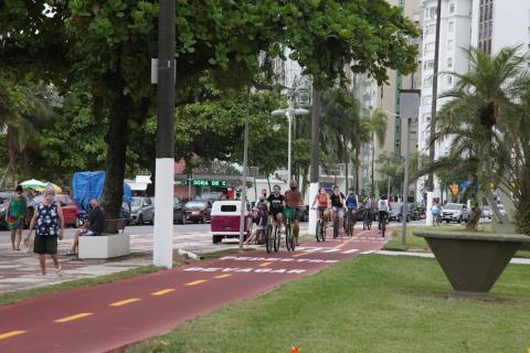 Ciclovia foi remodelada no trecho e ganhou nova pintura. #pracegover