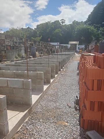 novos jazigos em obras #paratodosverem