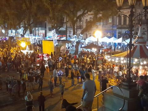 pessoas no evento #paratodosverem