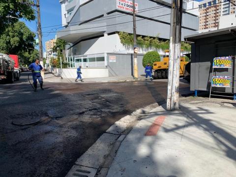 homens atuam na obra #paratodosverem