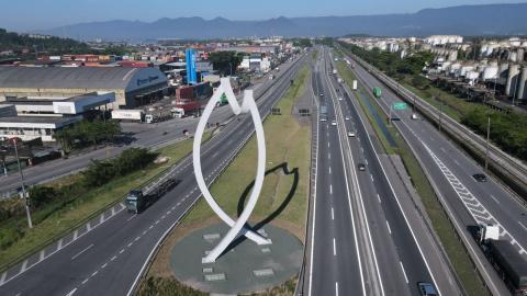 visão aérea da escultura do peixe #paratodosverem