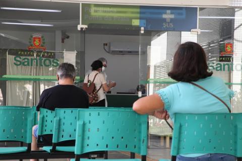 pacientes aguardam atendimento em policlínica #paratodosverem