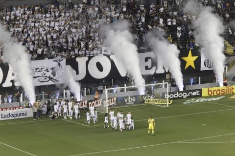 santos entra em campo na vila belmiro #paratodosverem