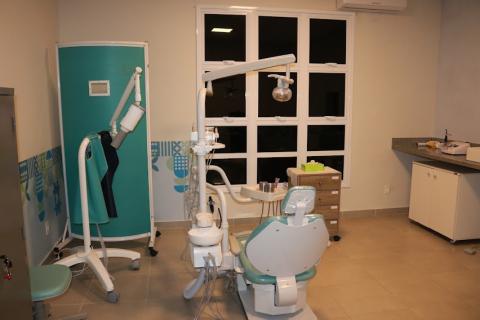 consultório odontológico equipado. #paratodosverem