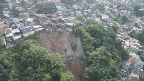 encosta com obra já pronta #paratodosverem 