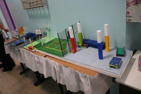 maquete de quadra esportiva.  #paratodosverem