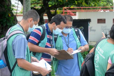 agentes fazem anotações #paratodosverem