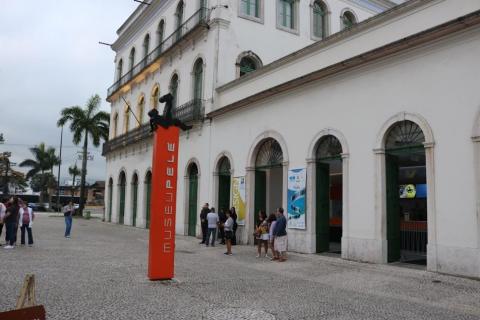 fachada do museu pelé. #paratodosverem