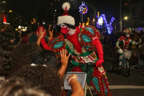 personagem na carreata #paratodosverem