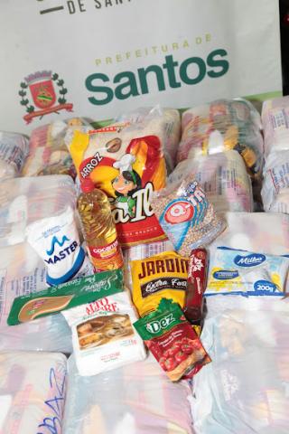 alimentos empilhados #paratodosverem