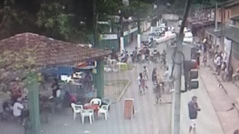 imagem de movimentação, captada por câmera, no bairro são jorge. #paratodosverem