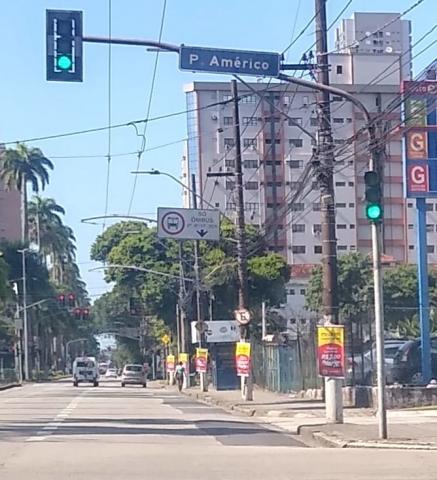 cartazes afixados em postes #paratodosverem