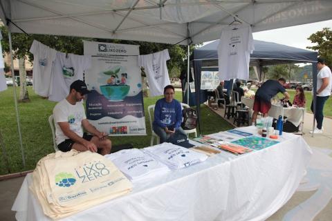 stand com bolas recicladas #paratodosverem 