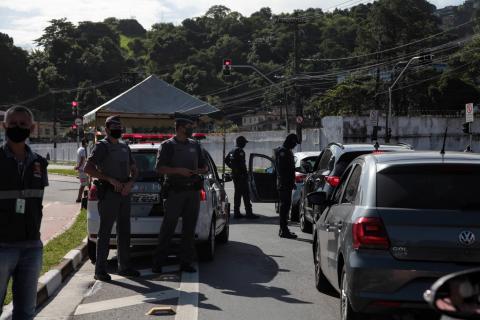 carros parados na barreira #paratodosverem 