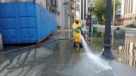 lavagem de rua. #paratodosverem