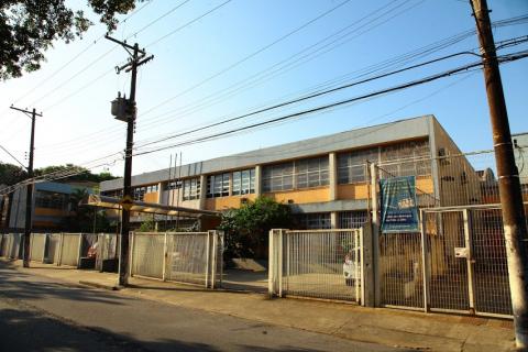 Fachada da escola dos Andradas. #paratodosverem