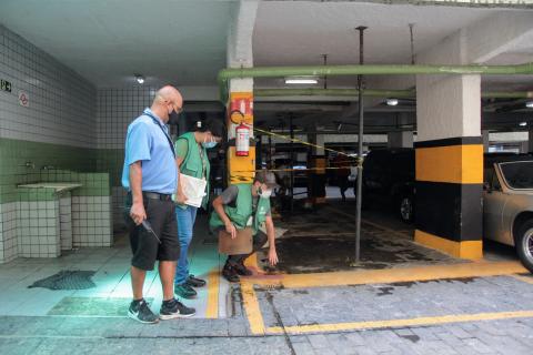 agentes verificam garagem #paratodosverem