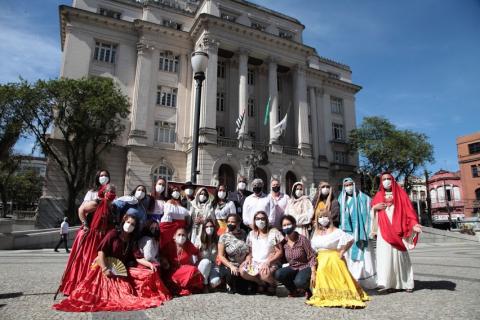 ciganas posam para foto #paratodosverem