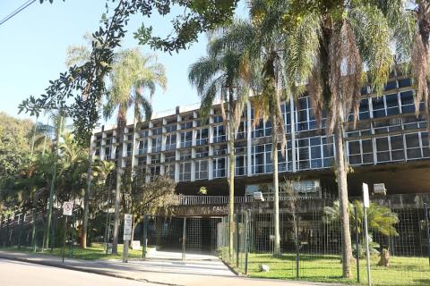 Fachada do Centro de Cultura Patrícia Galvão. #pracegover