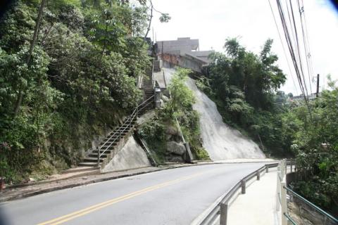 encosta com obra já pronta #paratodosverem 