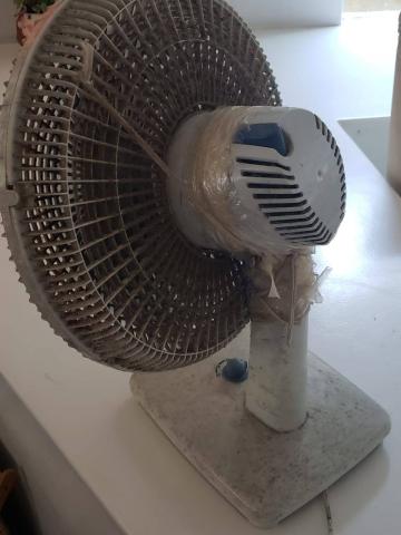 ventilador com sujeira #paratodosverem 