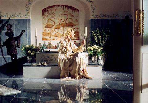 imagem de mulher em filme sobre marlene dietrich #paratodosverem 