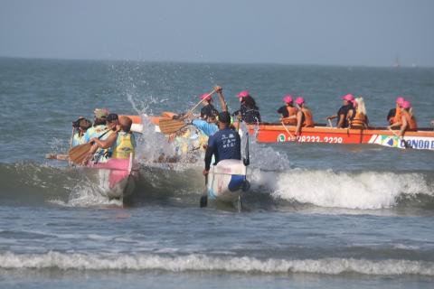 remadoras na competição de canoa. #Paratodosverem