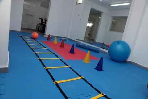 sala para exerícios com bolas de fisioterapia #pracegover 