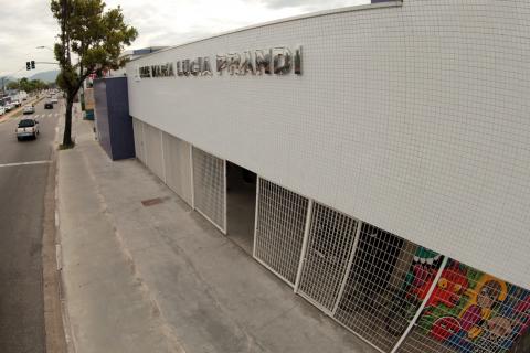 FAchada de escola - Pracegover