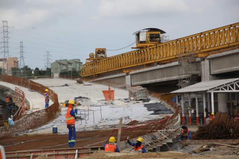 curva do viaduto em obras #paratodosverem 