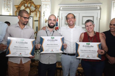 Fabricio Oliveira de Souz,a Rudnei Galdino Santiago e Sandra Regina de Souza Santana #Paratodosverem