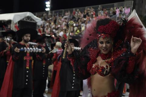 Passistas da Bandeirantes do Saboó. #Paratodosverem