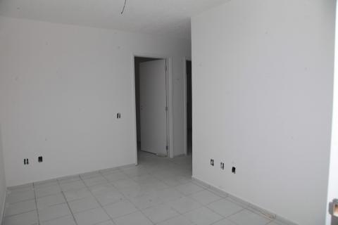 Área interna de apartamento com revestimento no piso. #Paratodosverem