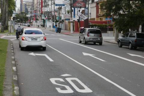 faixa indicando somente retorno já pintada #paratodosverem