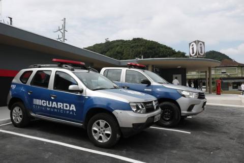 viaturas da guarda paradas na base #paratodosverem 