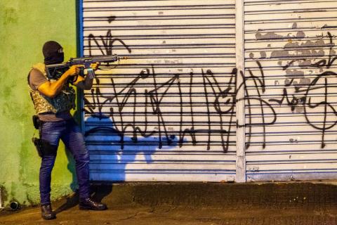policial disfarçado porta arma #paratodosverem