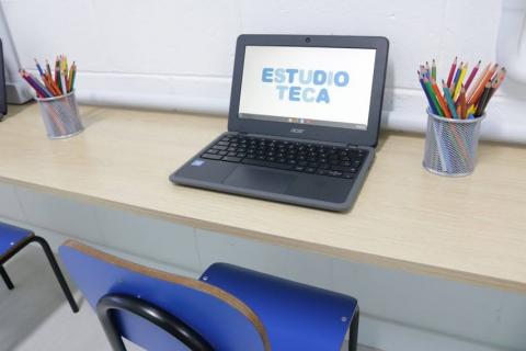computador da estudioteca #paratodosverem 