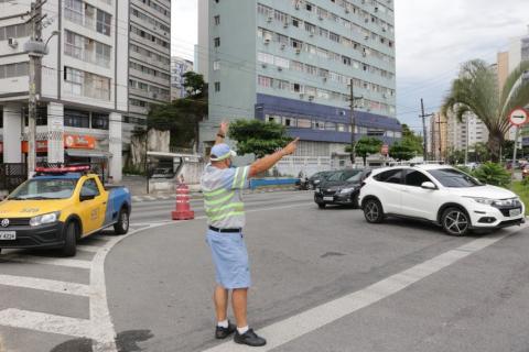 agente atua no cruzamento #paratodosverem 