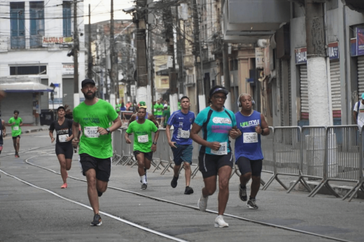 Corrida no Centro de Santos. #Paratodosverem